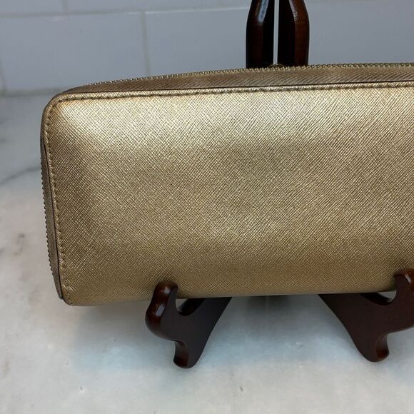 Michael Kors Saffiano Leather Full Zip Jet Set Continental Wallet - Picture 5 of 16